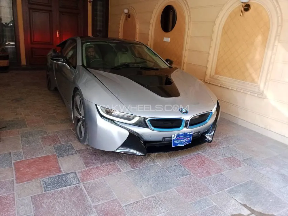 BMW i8 2017 for Sale in Islamabad Image-1