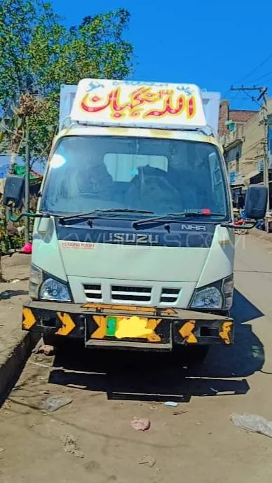 Isuzu NKR 2019 for Sale in Lahore Image-1