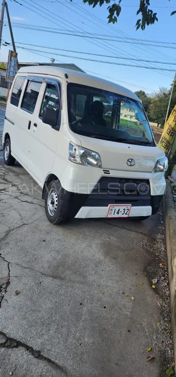 Toyota Pixis Van 2018 for Sale in Lahore Image-1