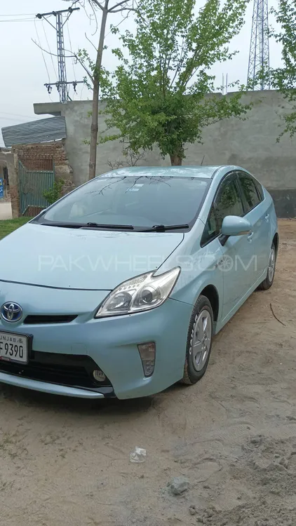 Toyota Prius 2011 for Sale in Mardan Image-1