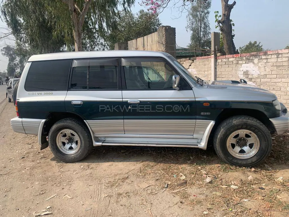 Mitsubishi Pajero 1998 for Sale in Lahore Image-1