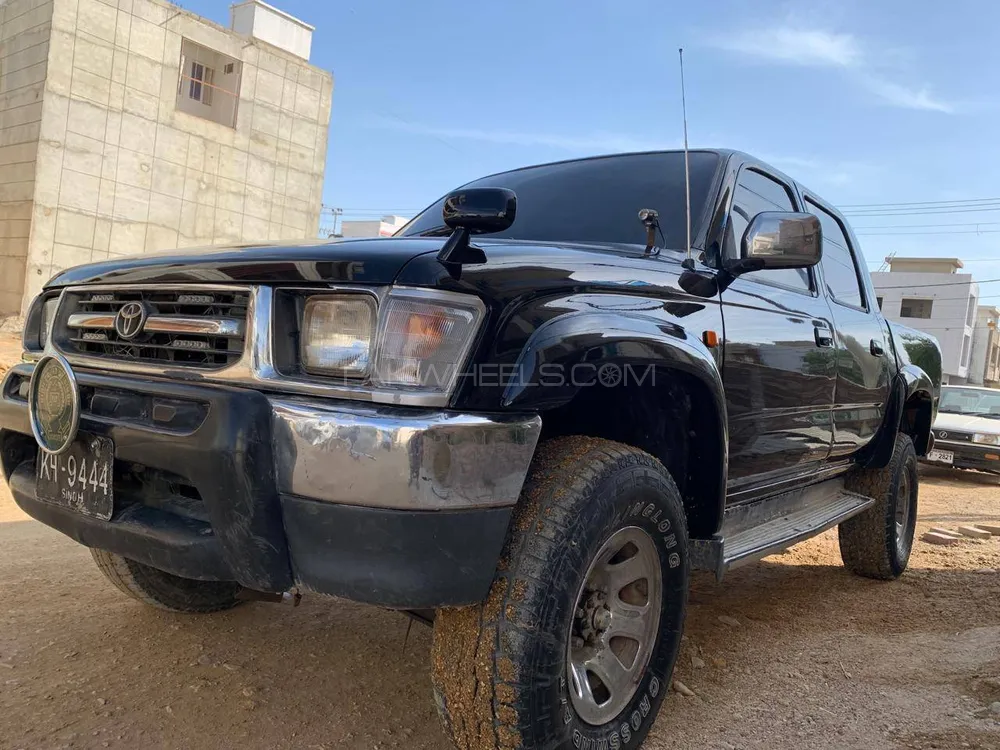 Toyota Hilux 2000 for sale in Karachi