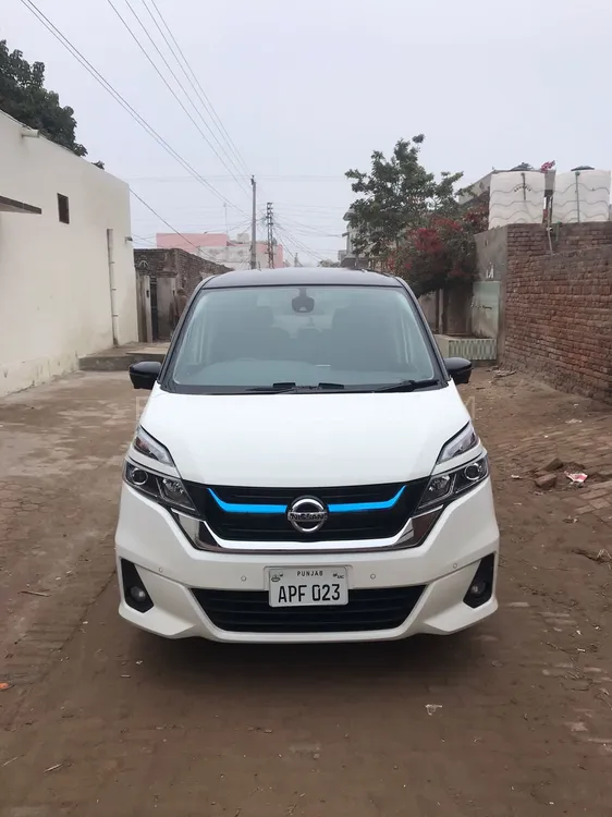 Nissan Serena 2018 for Sale in Gujranwala Image-1