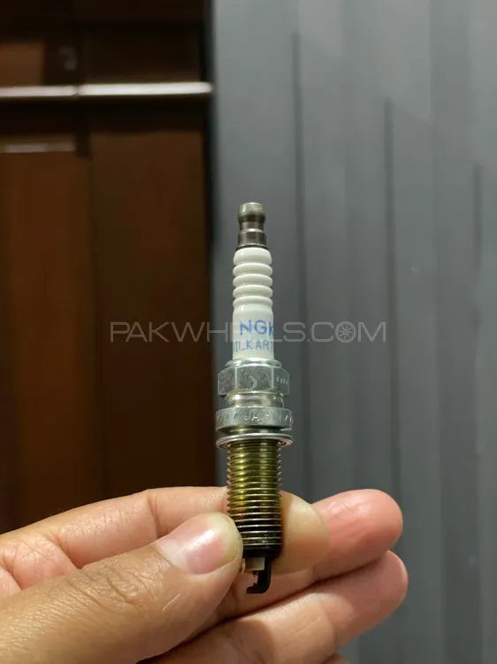 NGK spark plugs DILKAR7B11  Image-1
