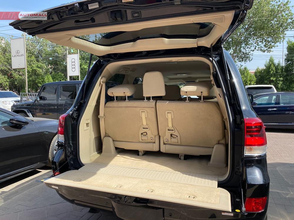 Make: Land Cruiser ZX
Model: 2018
Mileage: 46,000 km 
Reg year: 2018

*Original TV + 4 cameras
*Rear entertainment 
*Cool box
*Back autodoor 
*Sunroof
*Radar 
*7 seater

Calling and Visiting Hours 

Monday to Saturday

11:00 AM to 7:00 PM