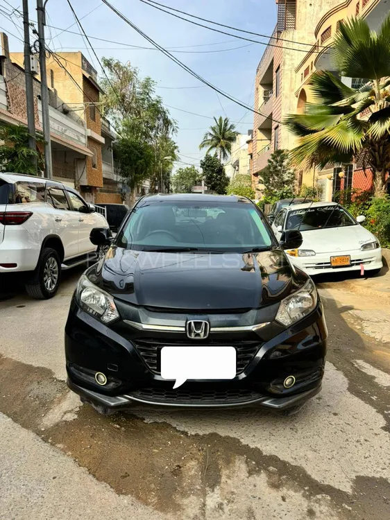 Honda Vezel 2013 for Sale in Karachi Image-1