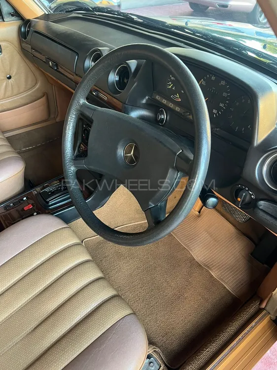 Mercedes Benz E Class 1984 for Sale in Faisalabad Image-1