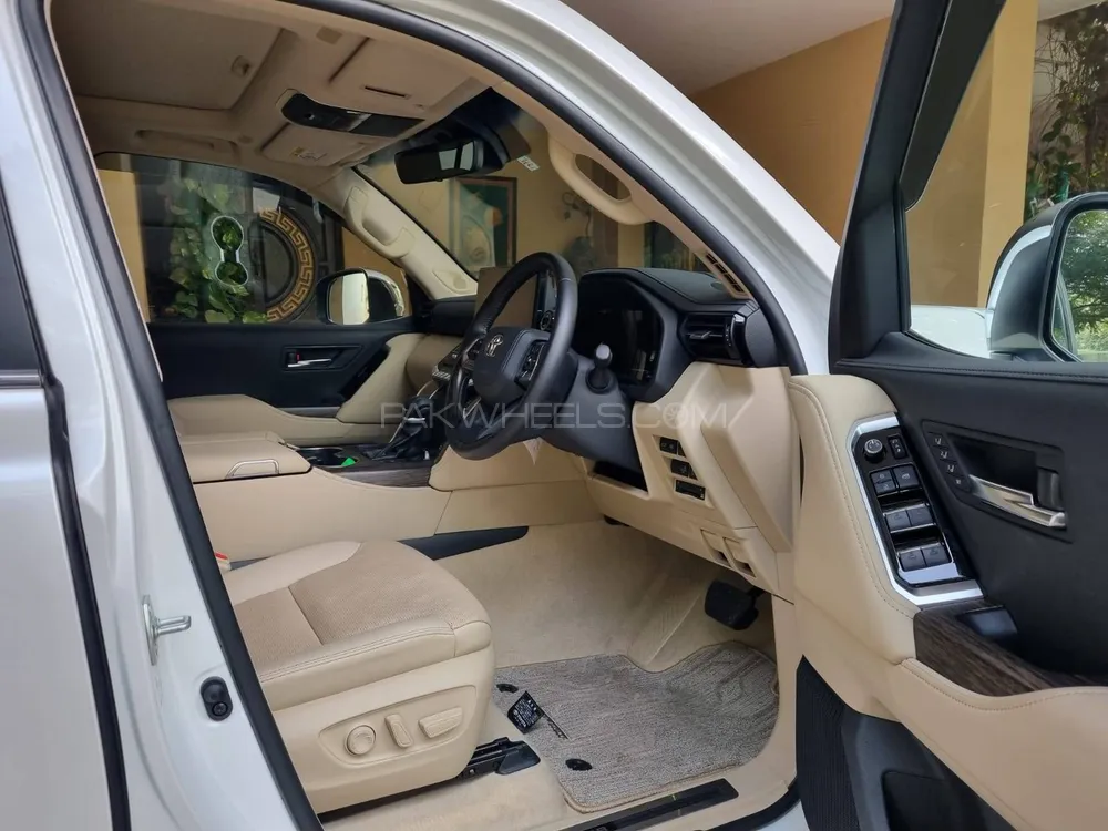 Toyota Land Cruiser 2022 for sale in Lahore