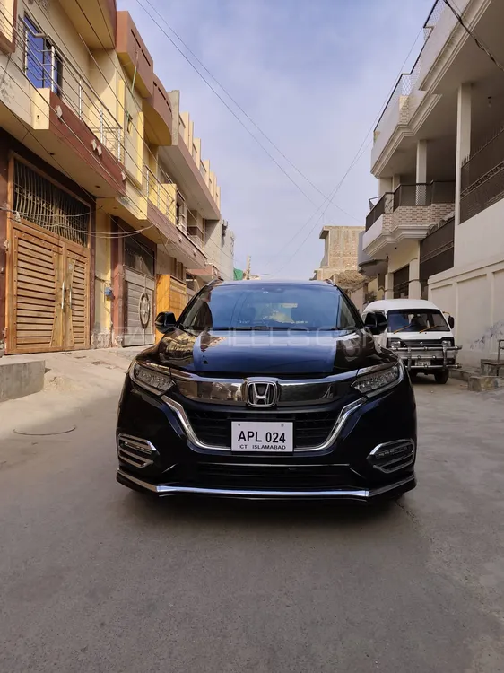 Honda Vezel 2018 for Sale in Sahiwal Image-1