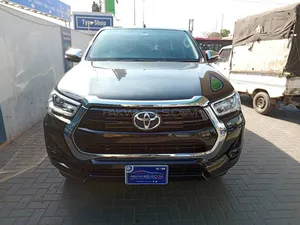 Toyota Hilux Revo V Automatic 2.8 2023 for Sale