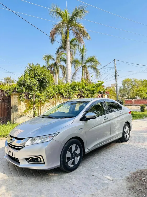 Honda Grace Hybrid 2015 for sale in Bahawalpur