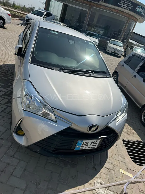 Toyota Vitz 2017 for Sale in Mian Wali Image-1