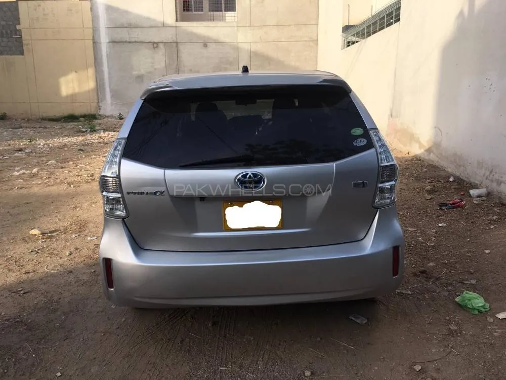 Toyota Prius Alpha 2014 for sale in Karachi
