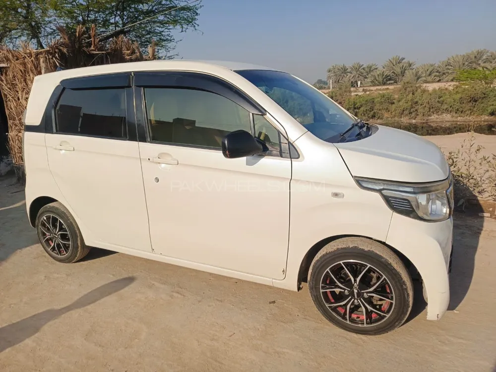 Honda N Wgn 2014 for Sale in Karachi Image-1