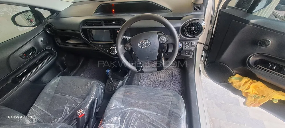 Toyota Aqua 2016 for Sale in Peshawar Image-1