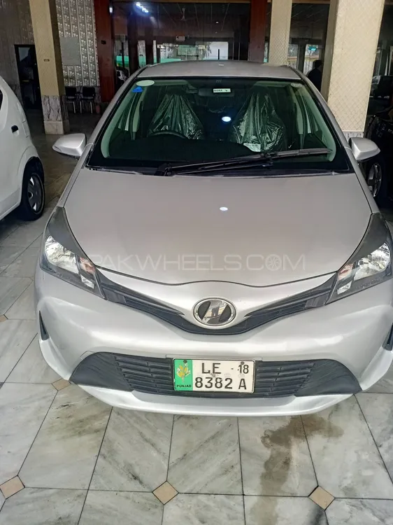 Toyota Vitz 2015 for Sale in Mardan Image-1