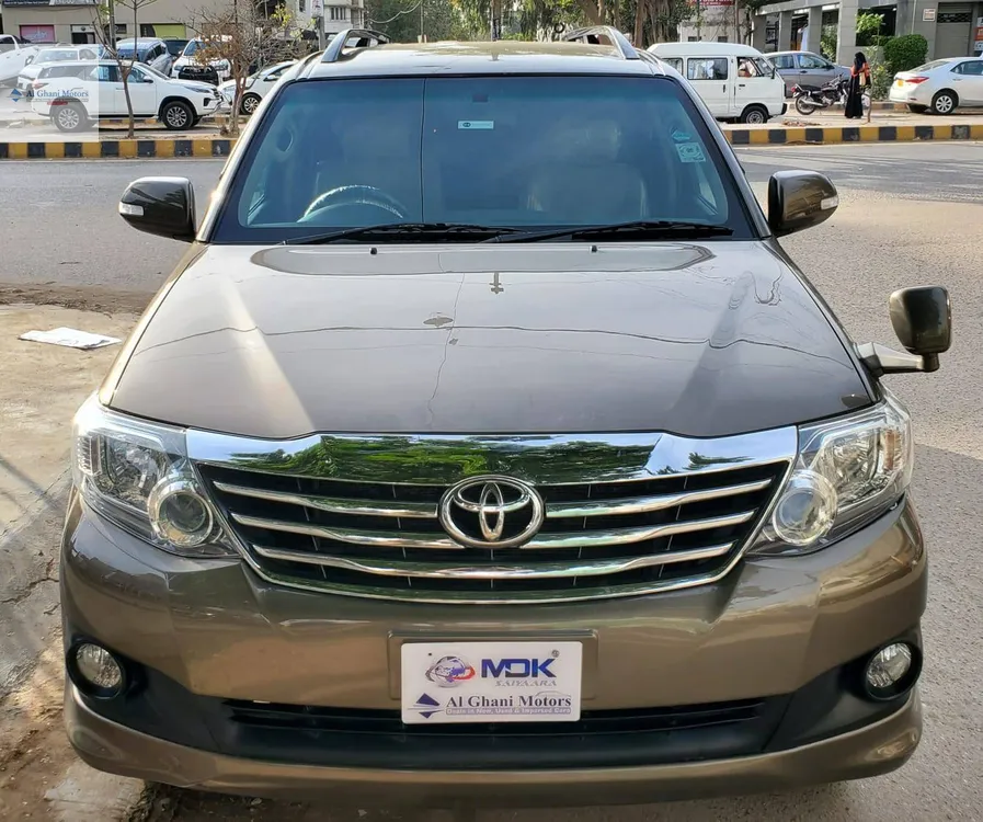 Toyota Fortuner 2014 for Sale in Karachi Image-1