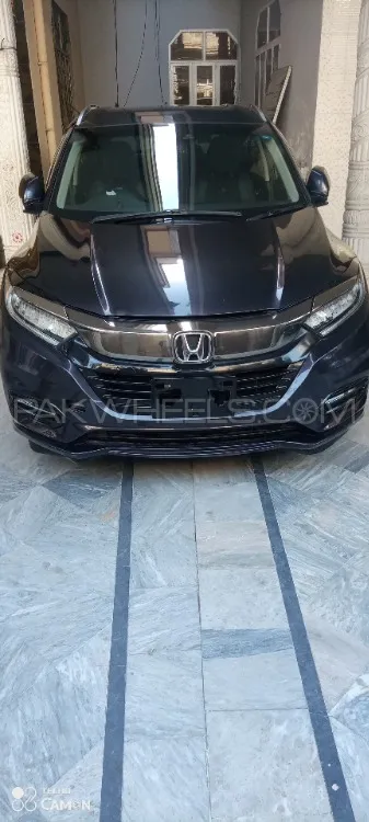 Honda Vezel 2018 for Sale in Sambrial Image-1