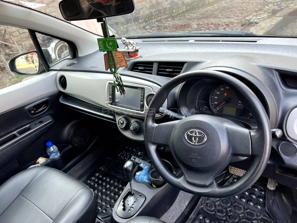 Toyota Vitz 2015 for Sale in Renala khurd Image-1