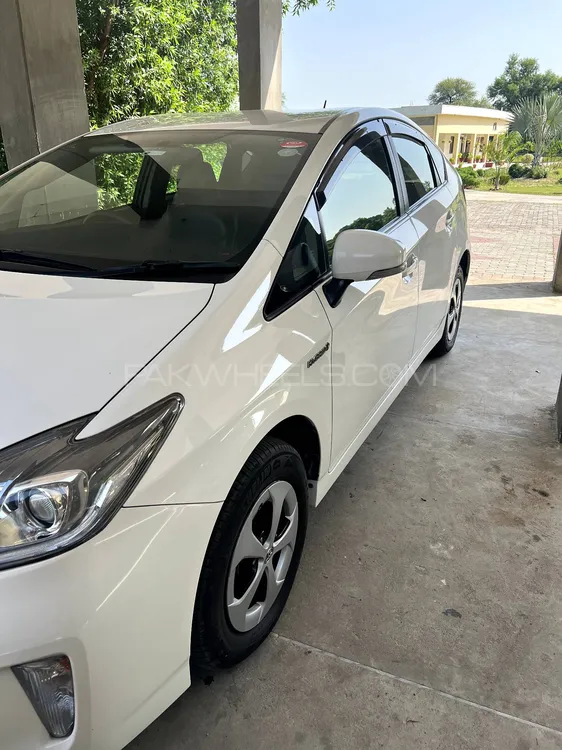 Toyota Prius 2015 for Sale in Mangla Image-1