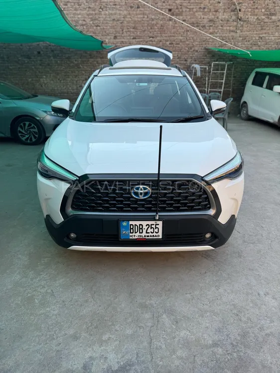 Toyota Corolla Cross 2024 for Sale in Faisalabad Image-1
