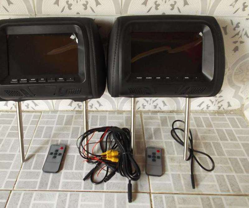 Universal For All Cars LCD Pair 7Of Monitors Remote Control Head Rest Image-1