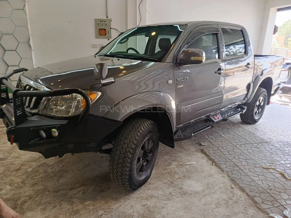 Toyota Hilux 2011 for sale in Hyderabad