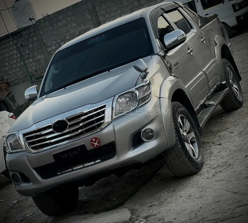 Toyota Hilux 2012 for Sale in Mansehra Image-1