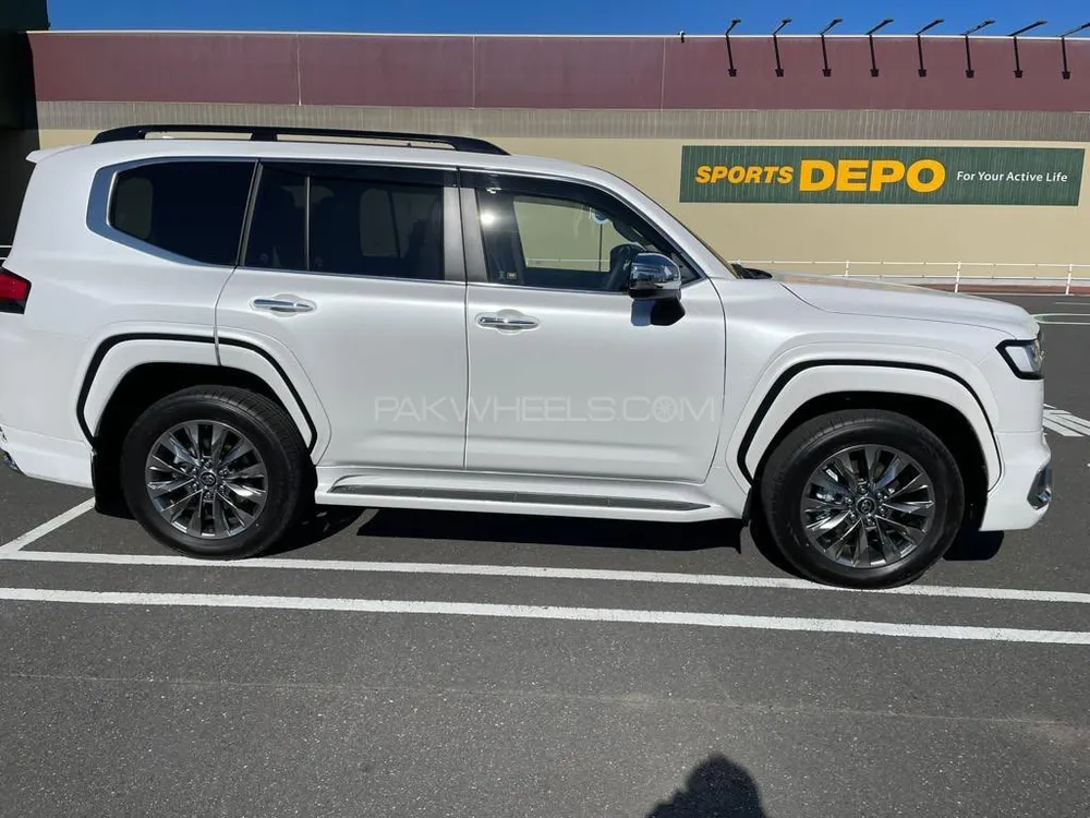 Toyota Land Cruiser 2024 for sale in Lahore