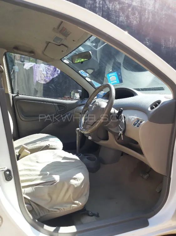 Toyota Platz 2005 for sale in Lahore