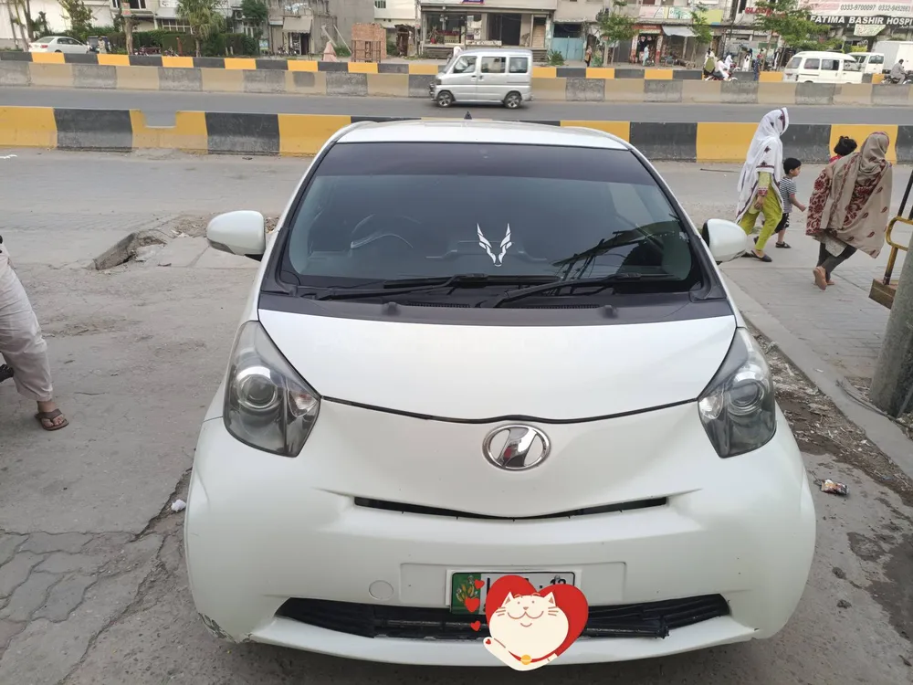 Toyota iQ 2012 for Sale in Gujranwala Image-1