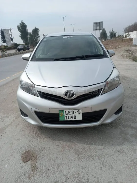 Toyota Vitz 2012 for Sale in Nowshera Image-1