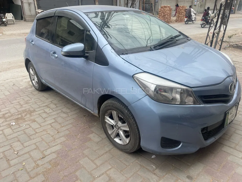 Toyota Vitz 2012 for sale in Gujranwala