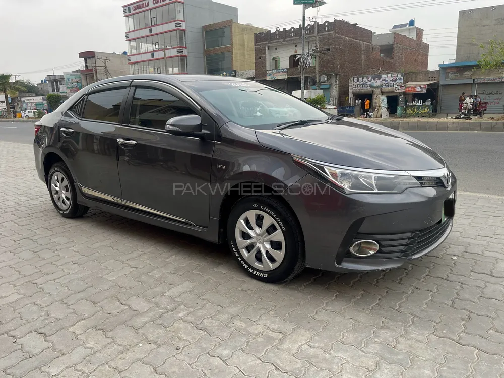 Toyota Corolla 2018 for Sale in Sambrial Image-1