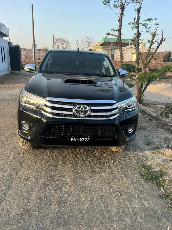 Toyota Hilux 2017 for Sale in Chunian Image-1