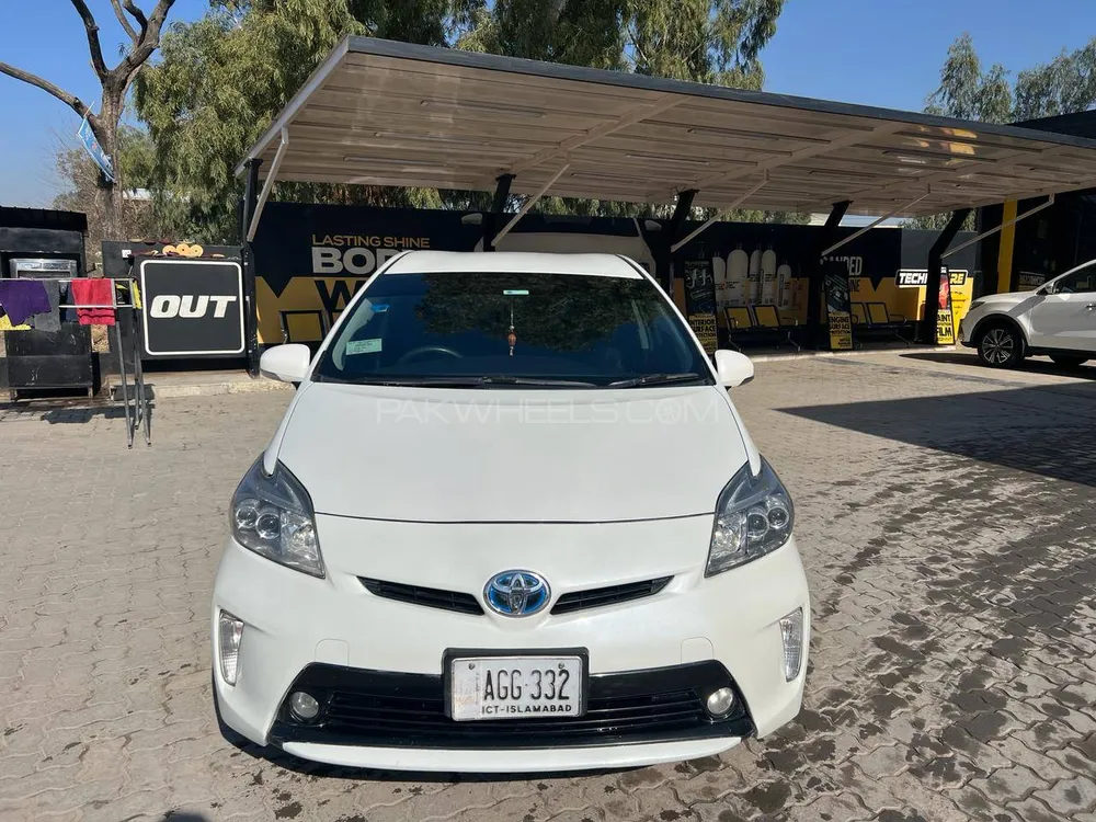 Toyota Prius 2018 for Sale in Islamabad Image-1