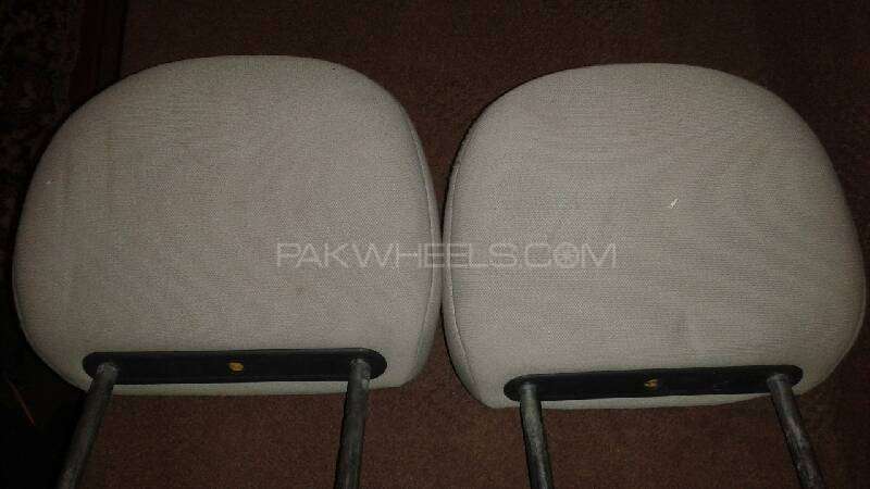 seats headrest ek wagan Image-1