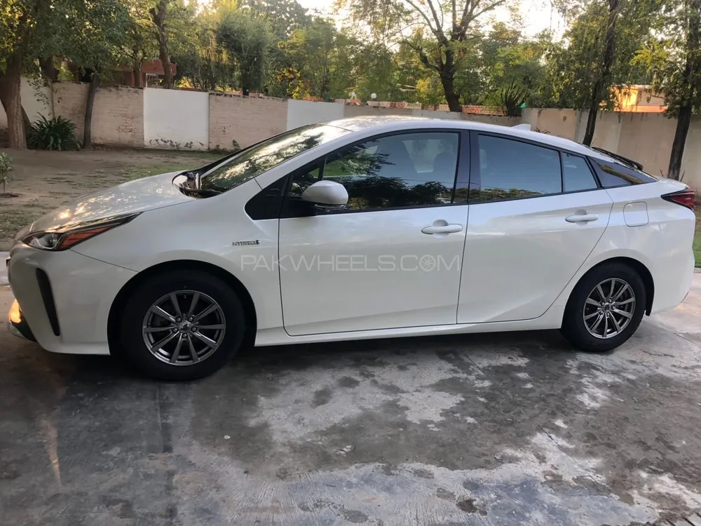 Toyota Prius 2020 for Sale in Islamabad Image-1