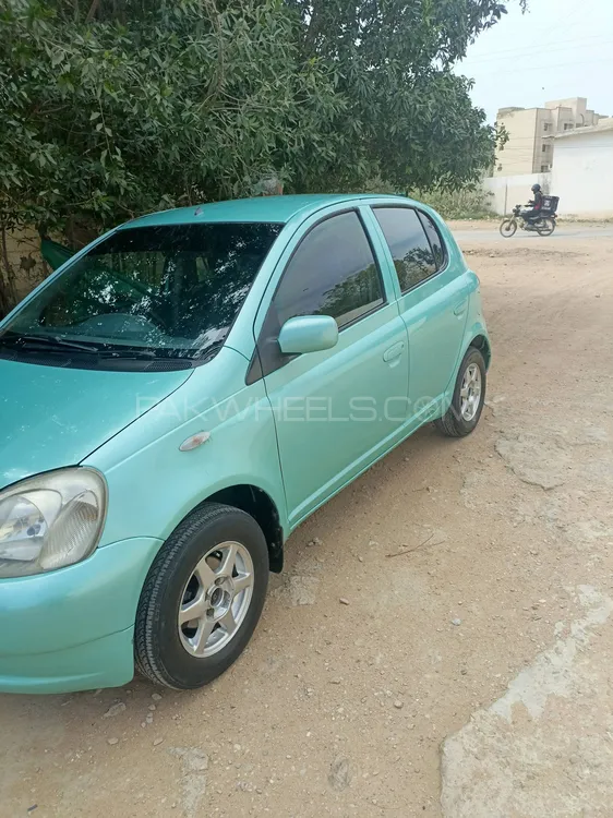 Toyota Vitz 2000 for sale in Karachi
