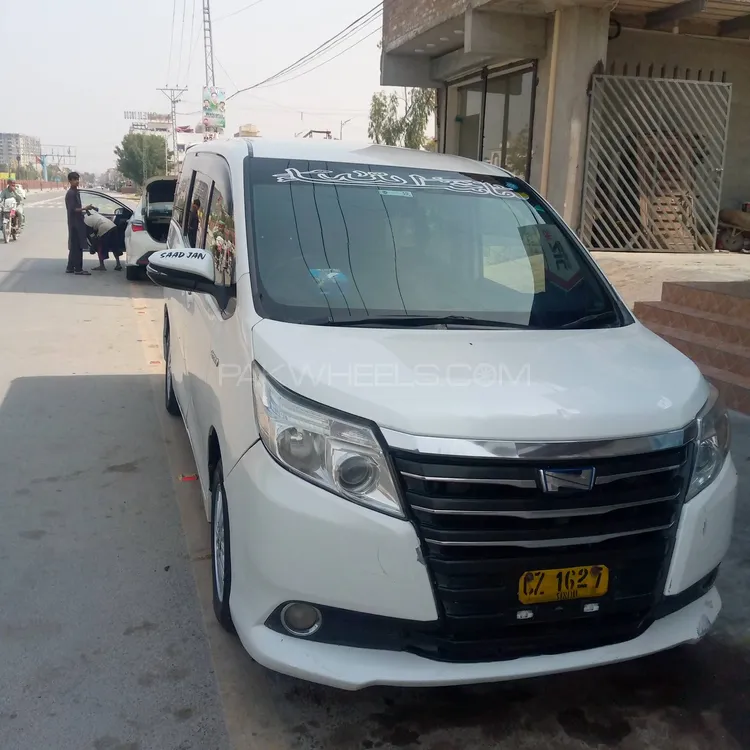 Toyota Noah 2014 for Sale in Karachi Image-1