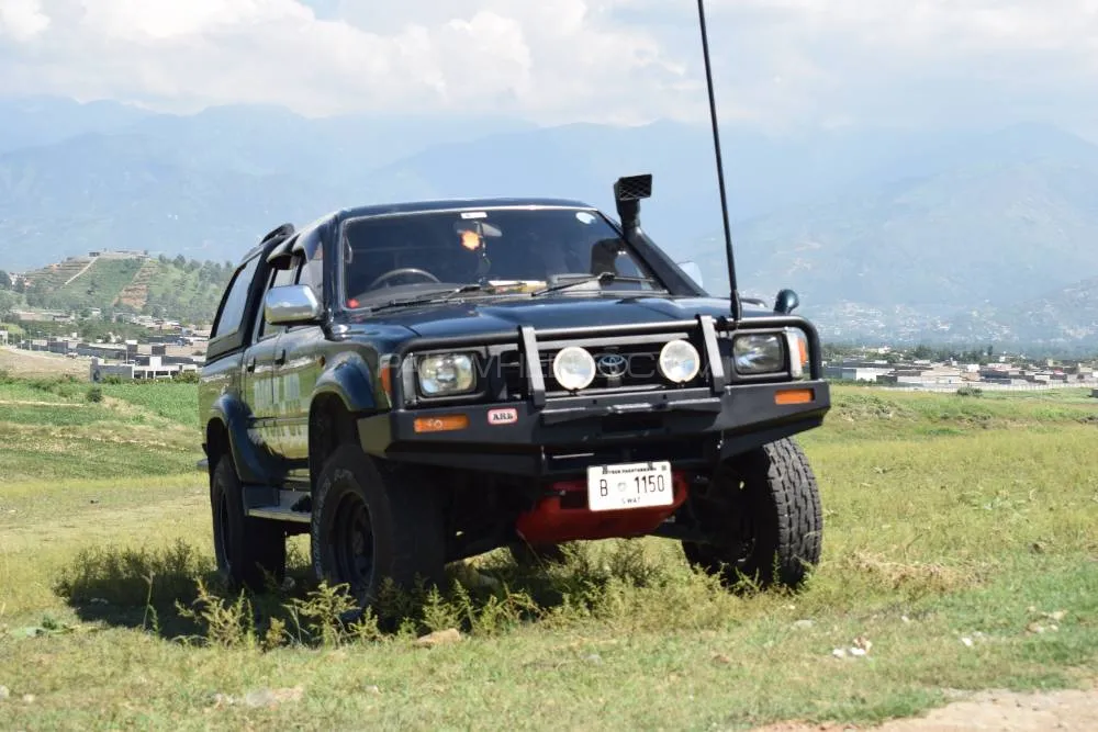Toyota Hilux 1995 for Sale in Swat Image-1