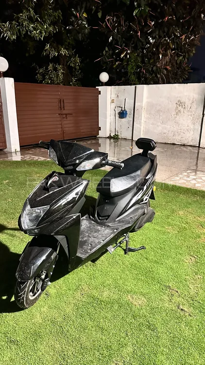 Lectrix Scooty 2022 for Sale Image-1