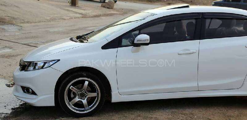Honda Civic - 2013  Honda Civic - 2013  Image-2