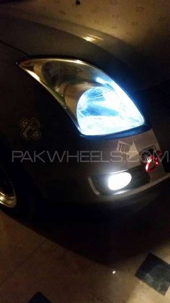 Suzuki Swift - 2011  Suzuki Swift - 2011  Image-2