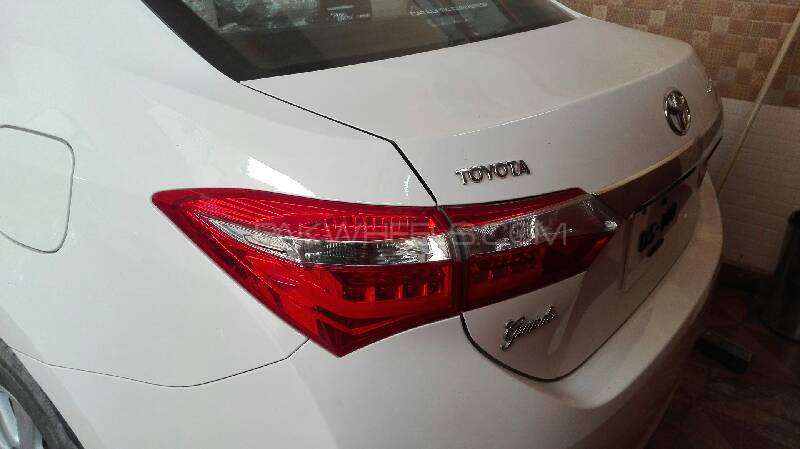Toyota Corolla - 2015  Toyota Corolla - 2015  Image-2