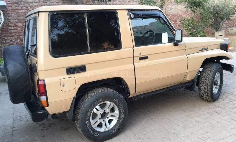 Toyota Land Cruiser - 1987 TWINS browni Toyota Land Cruiser - 1987 TWINS browni Image-2