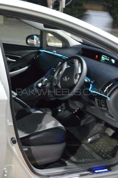 Toyota Prius - 2010  Toyota Prius - 2010  Image-6