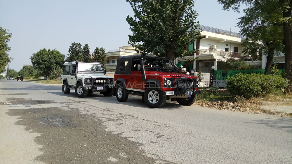 Land Rover Defender - 1998  Land Rover Defender - 1998  Image-2