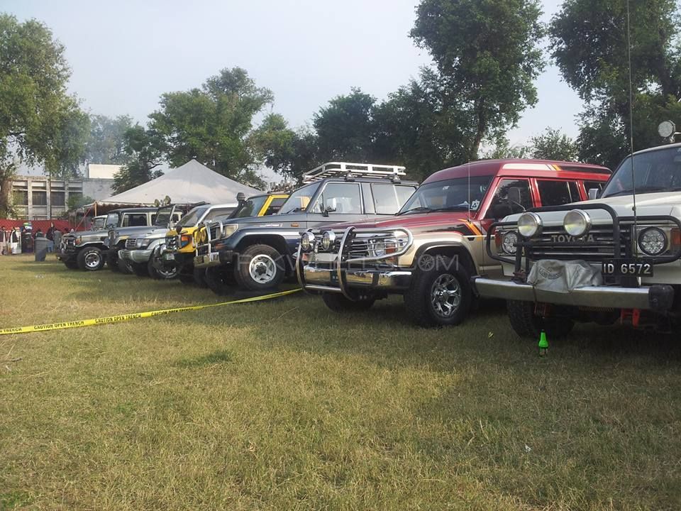 Toyota Land Cruiser - 1991  Toyota Land Cruiser - 1991  Image-2