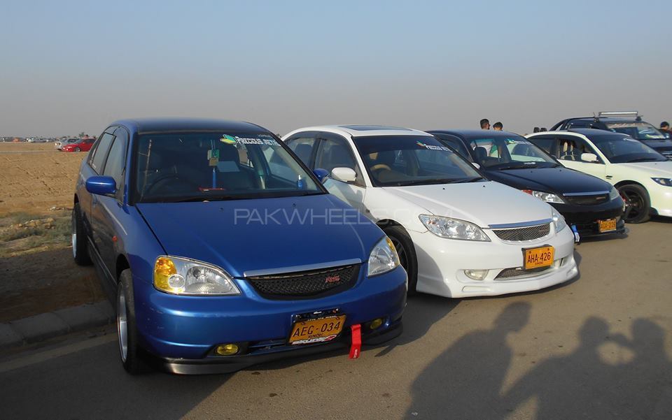 Honda Civic - 2002  Honda Civic - 2002  Image-2